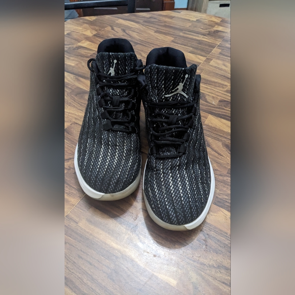 Air Jordan B Fly